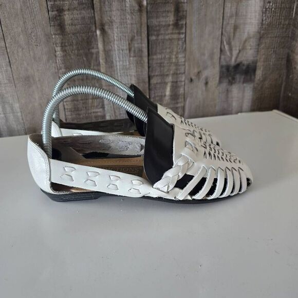 Predictions White Leather Slip On Shoes 7W - Picture 1 of 7